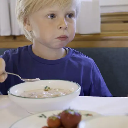 Schtubat بيت ضيافة